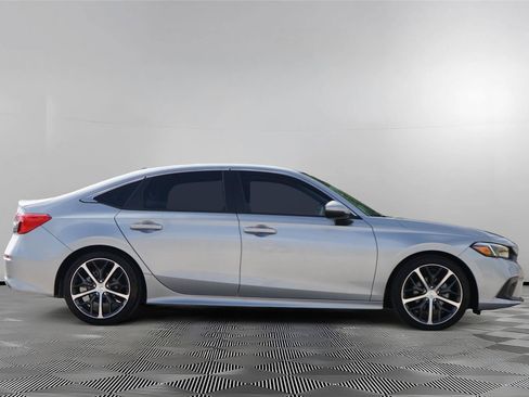 Used 2024 Honda Civic Touring image 4