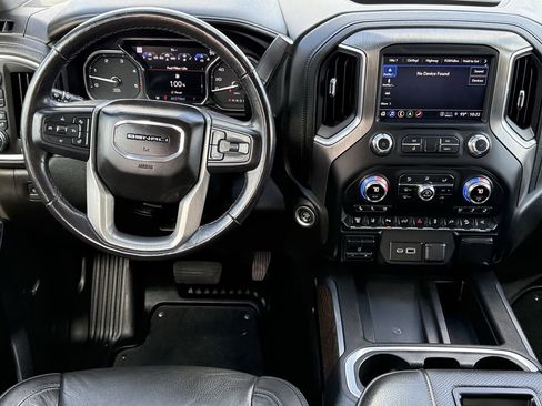 Used 2022 GMC Sierra 3500 Denali w/ Denali Black Diamond Edition AWD/4WD image 11
