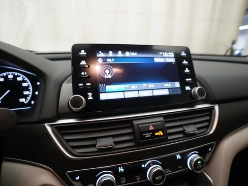 Certified 2018 Honda Accord EX-L image 6