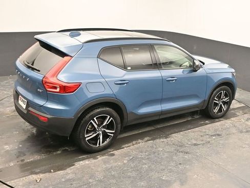 Used 2024 Volvo XC40 B5 Core image 41