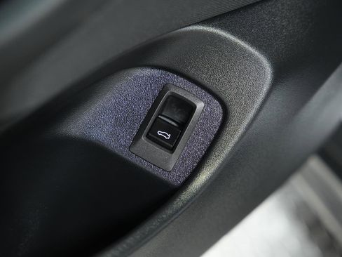 Used 2026 BMW 530i xDrive w/ Premium Package image 27