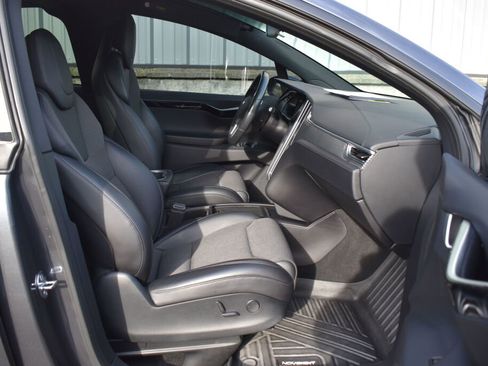 Used 2017 Tesla Model X 75D image 25