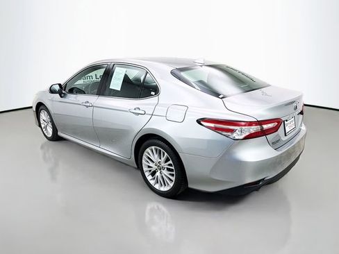 Used 2020 Toyota Camry XLE image 5