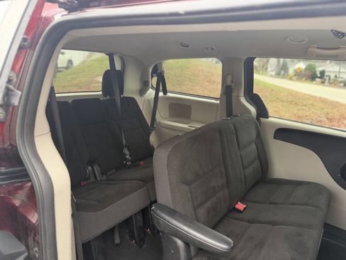 Used 2017 Dodge Grand Caravan SE w/ Power Window Group image 19