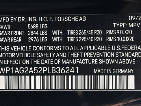 Certified 2023 Porsche Macan S image 27