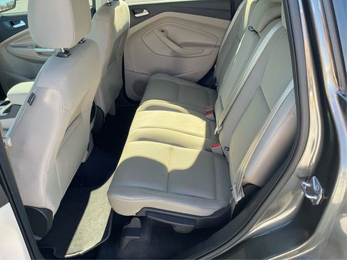 Used 2017 Ford Escape SE image 10