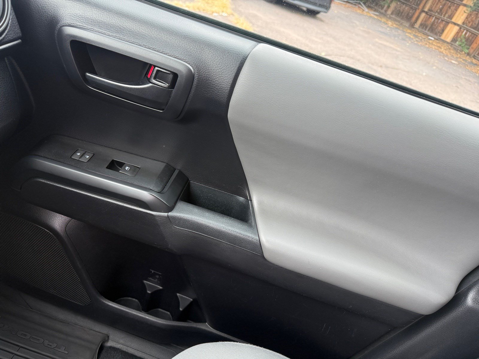 Used 2021 Toyota Tacoma SR AWD/4WD image 16
