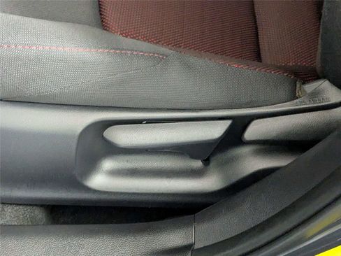 Used 2025 Toyota Corolla SE image 9