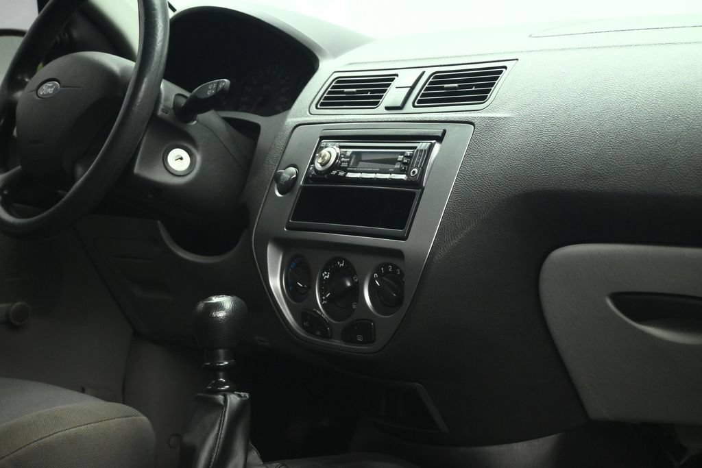 Used 2007 Ford Focus S FWD image 35