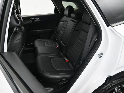 Used 2025 Kia Sportage SX image 27