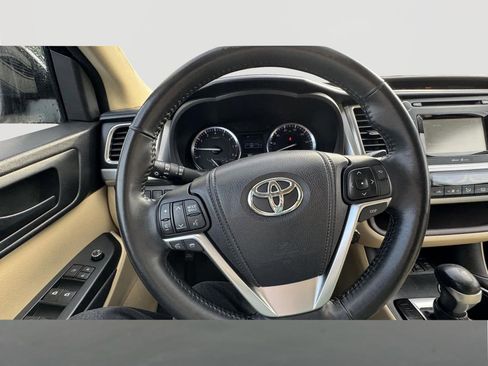 Used 2015 Toyota Highlander Plus image 19