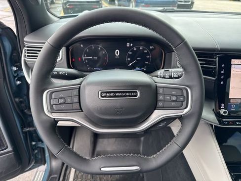 Used 2026 Jeep Grand Wagoneer Limited AWD/4WD image 12