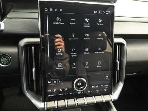 New 2026 GMC Acadia AT4 w/ Luxury Package AWD/4WD image 15