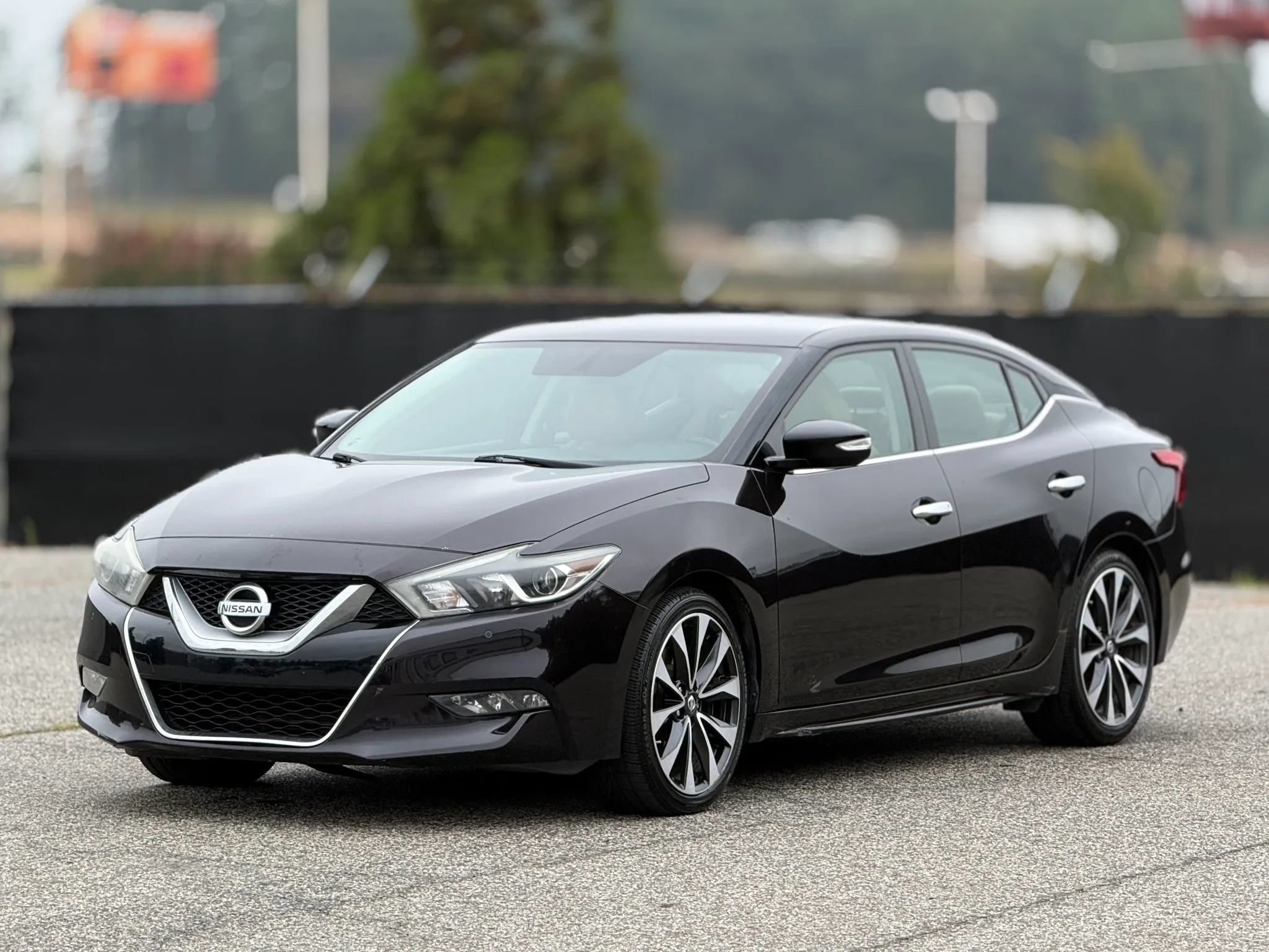 Used 2016 Nissan Maxima SR FWD image 6