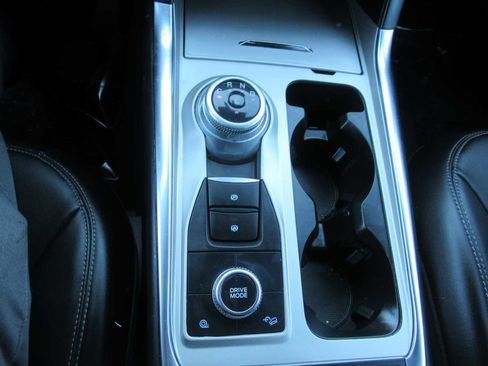 Used 2023 Ford Explorer XLT w/ Equipment Group 202A image 24