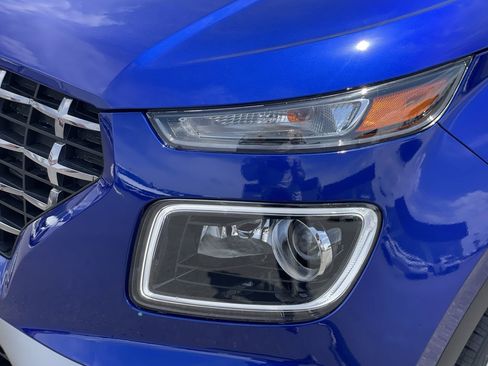 New 2025 Hyundai Venue Limited image 9