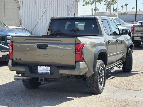 Used 2025 Toyota Tacoma TRD Off-Road AWD/4WD image 5