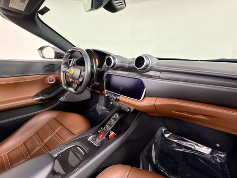 Certified 2019 Ferrari Portofino image 25