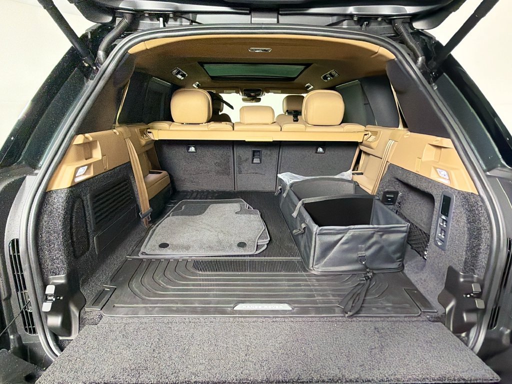 New 2026 Land Rover Range Rover Long Wheelbase SE AWD/4WD image 28