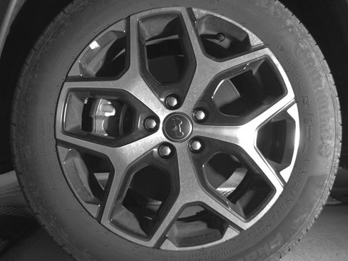 Used 2025 Jeep Compass Limited image 12