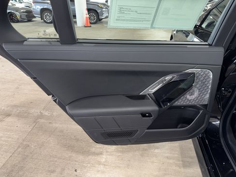 Used 2024 BMW 760i xDrive w/ Executive Package image 17