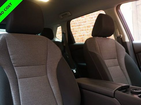 Used 2022 Nissan Rogue S image 51