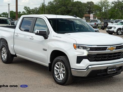 Used 2025 Chevrolet Silverado 1500 LT RWD image 3