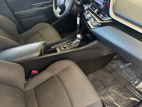 Used 2021 Toyota C-HR LE FWD image 15