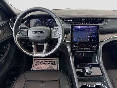 New 2025 Jeep Grand Cherokee Limited image 22