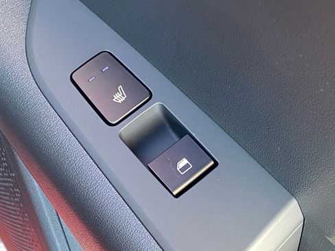 New 2025 Kia Niro Wind image 23