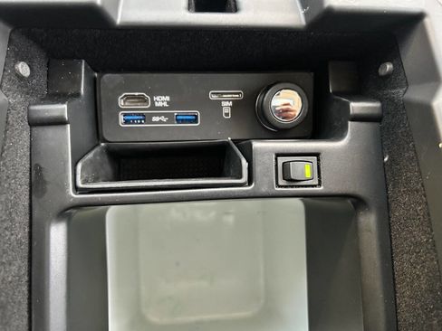 Used 2017 Land Rover Range Rover Sport HSE image 29