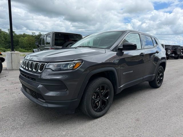 Used 2024 Jeep Compass Sport AWD/4WD image 7