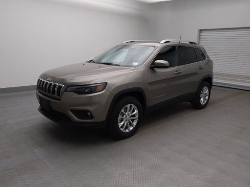 Used 2019 Jeep Cherokee Latitude w/ Popular Appearance Group image 2