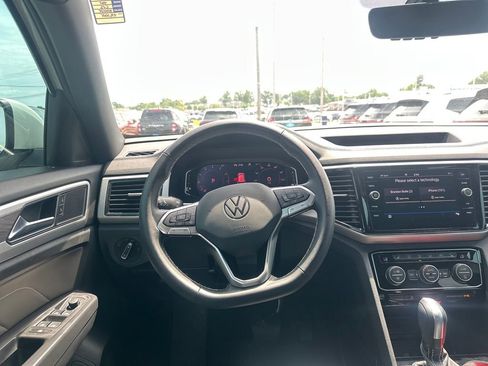 Used 2023 Volkswagen Atlas Cross Sport SE AWD/4WD image 15