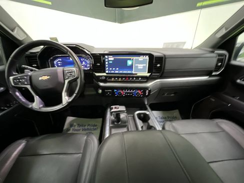 Used 2023 Chevrolet Silverado 1500 LTZ w/ LTZ Convenience Package II AWD/4WD image 19