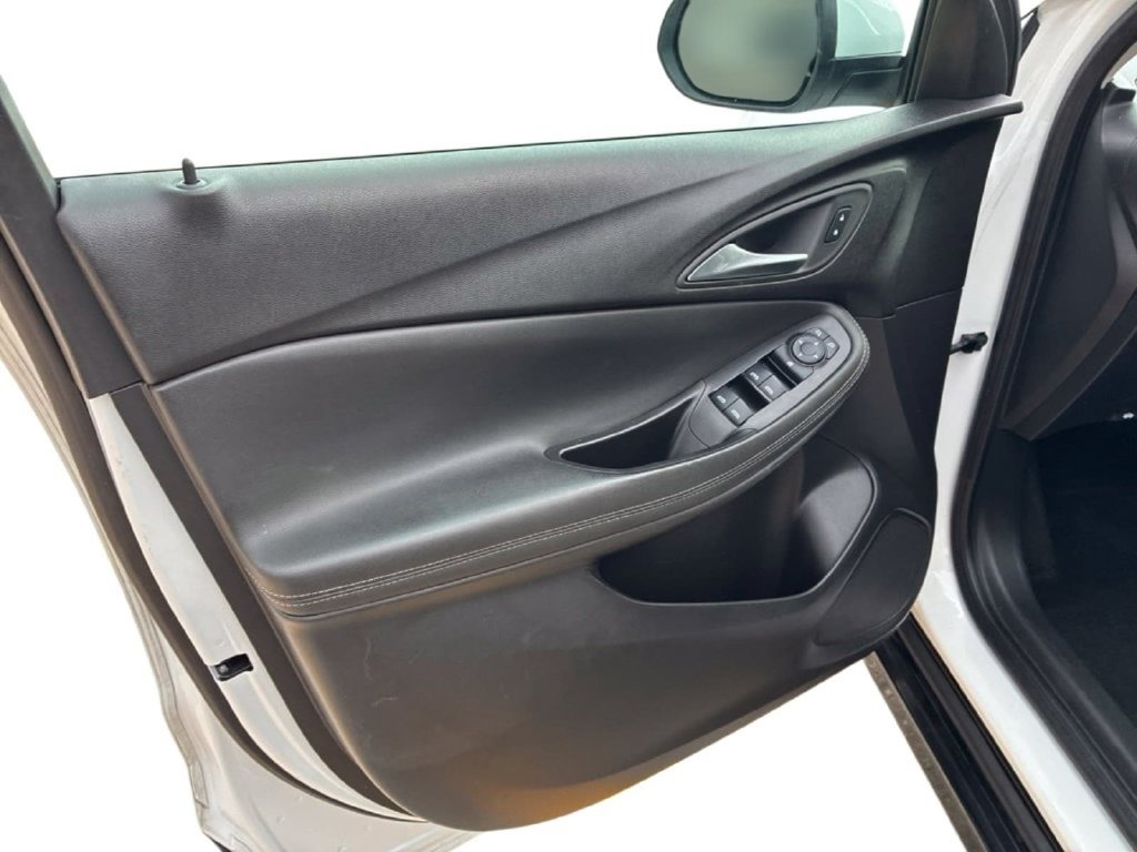 Used 2024 Buick Encore GX Sport Touring FWD image 19