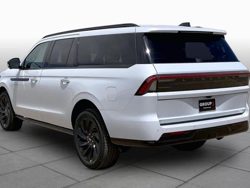 New 2026 Lincoln Navigator L Reserve w/ Jet Appearance Package AWD/4WD image 12
