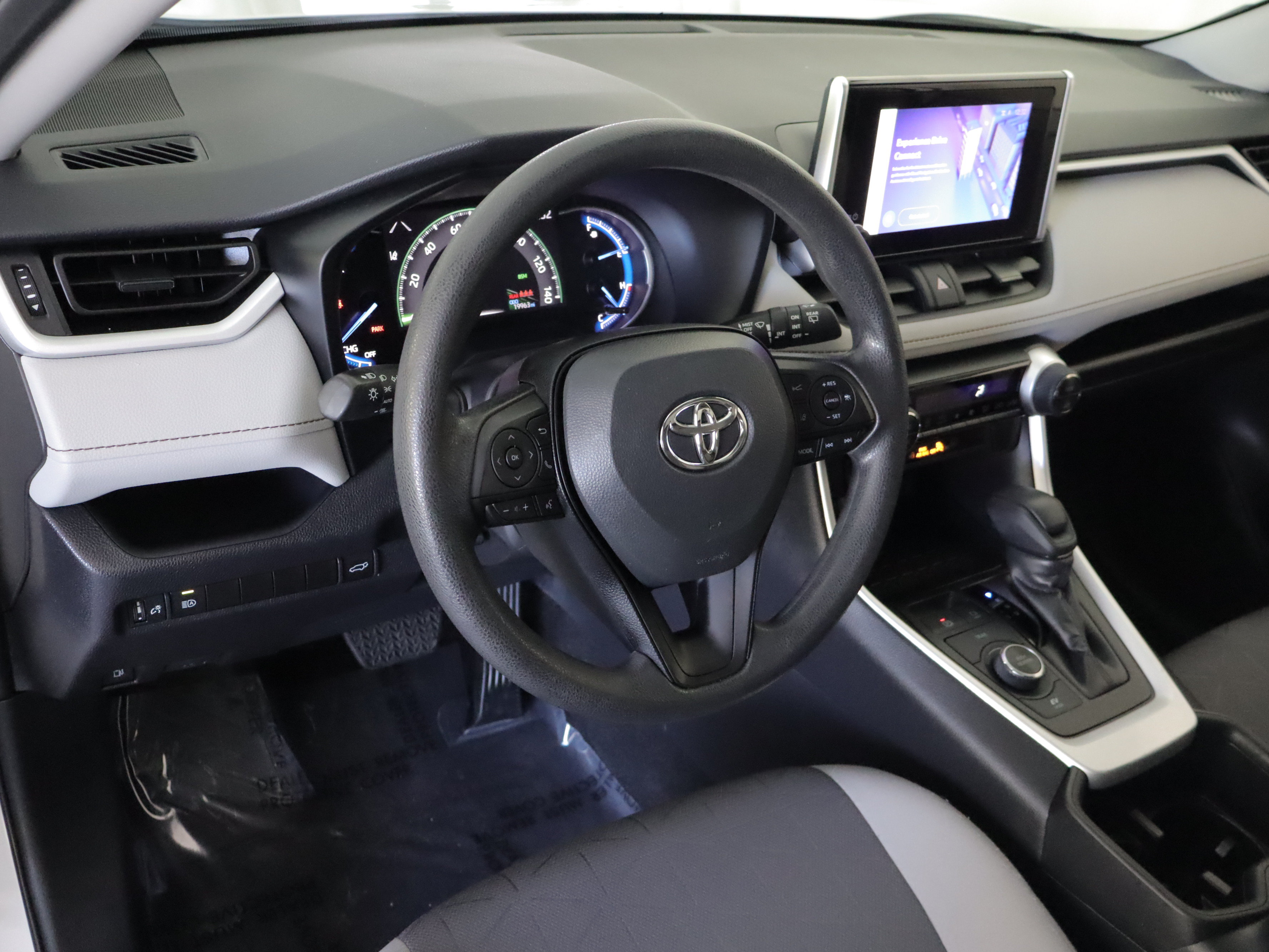 Used 2024 Toyota RAV4 XLE w/ Convenience Package AWD/4WD image 11