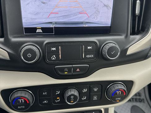 Used 2022 GMC Terrain Denali image 14