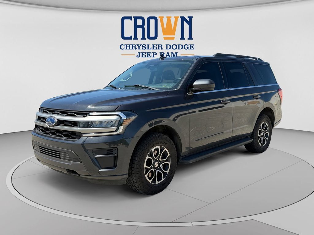 Used 2023 Ford Expedition XLT AWD/4WD image 7