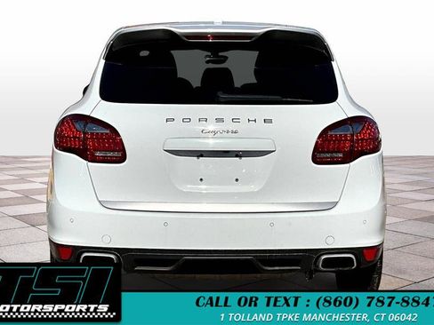 Used 2014 Porsche Cayenne Platinum Edition image 4