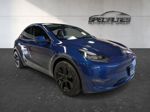 Used 2021 Tesla Model Y Long Range AWD/4WD image 1