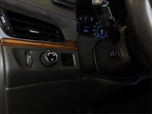 Used 2019 Cadillac Escalade ESV Luxury image 20