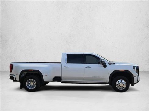 Used 2024 GMC Sierra 3500 Denali Ultimate image 4