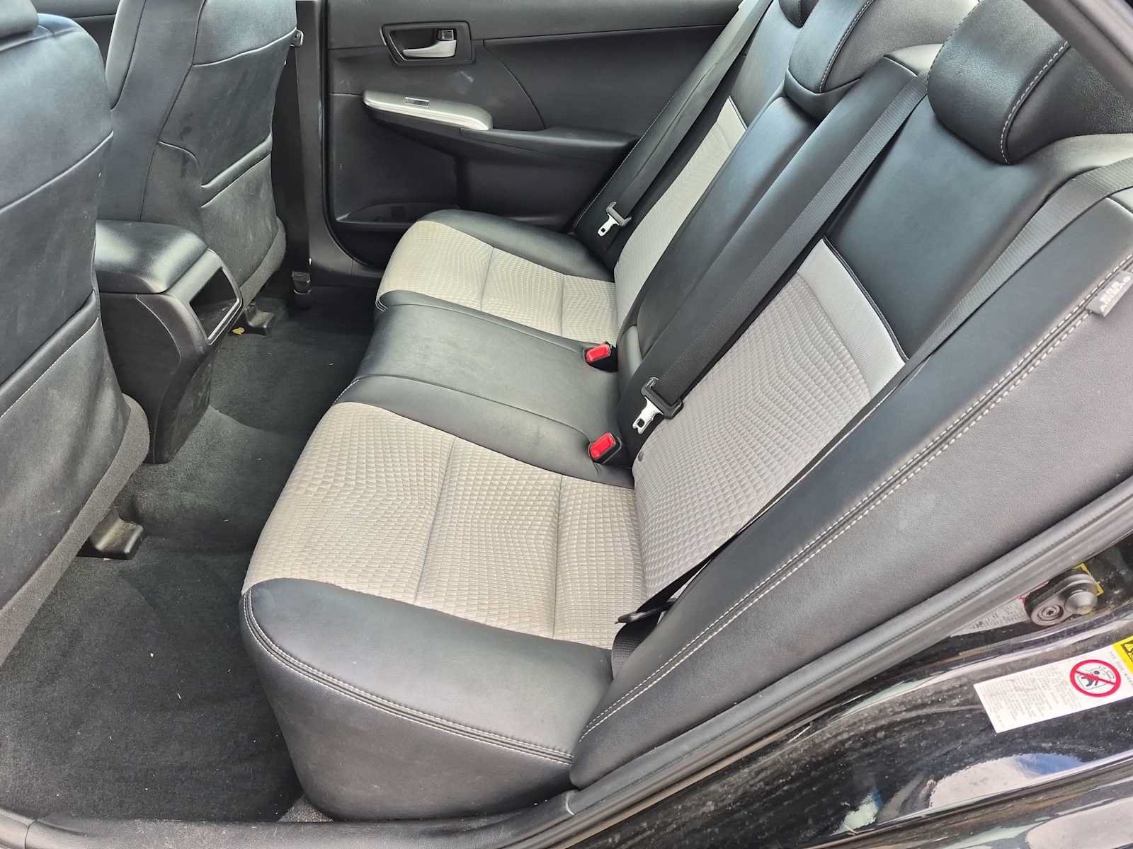 Used 2012 Toyota Camry SE FWD image 19