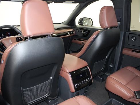 New 2026 Lincoln Aviator Reserve image 27