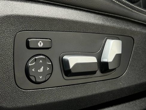 Used 2020 BMW X7 xDrive40i w/ Premium Package AWD/4WD image 19