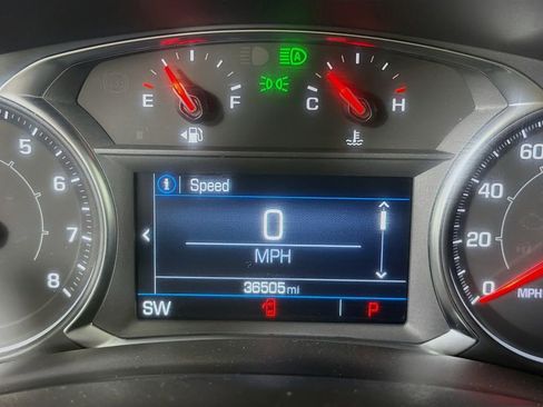 Used 2024 GMC Terrain SLE w/ Driver Convenience Package image 15