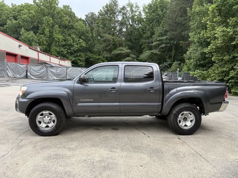 Used 2015 Toyota Tacoma PreRunner w/ SR5 Package RWD image 3