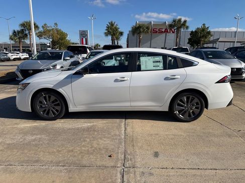 New 2026 Nissan Sentra SL w/ Floor Mat Package FWD image 2